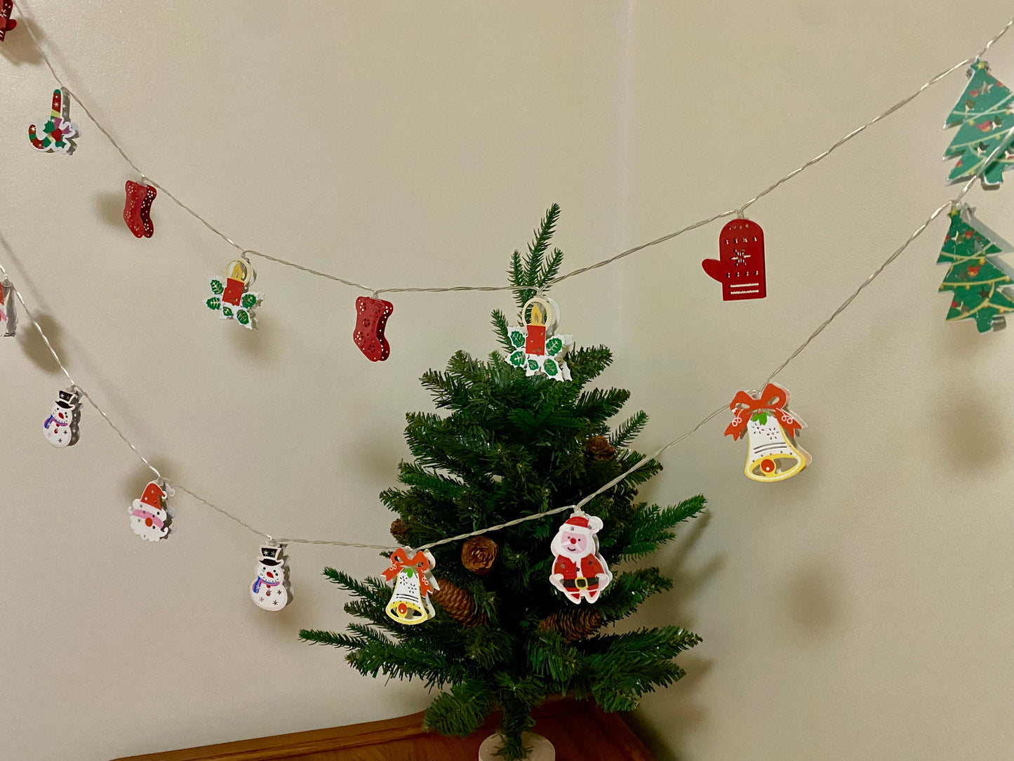 Iron Christmas Character String Lights - 6M Length with 40 Lights