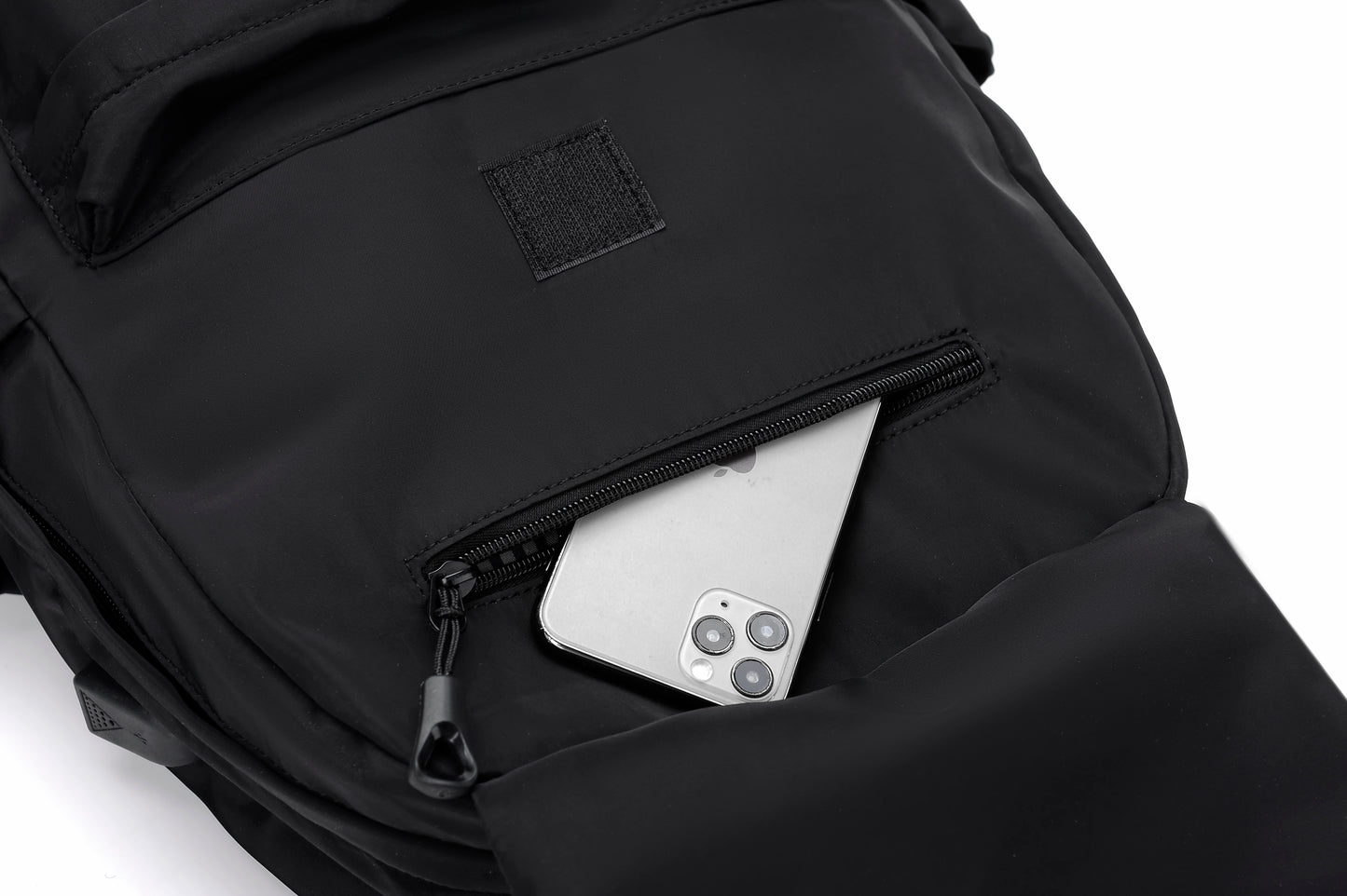 Rovark Slim Casual Backpack – USB Charging Port Black