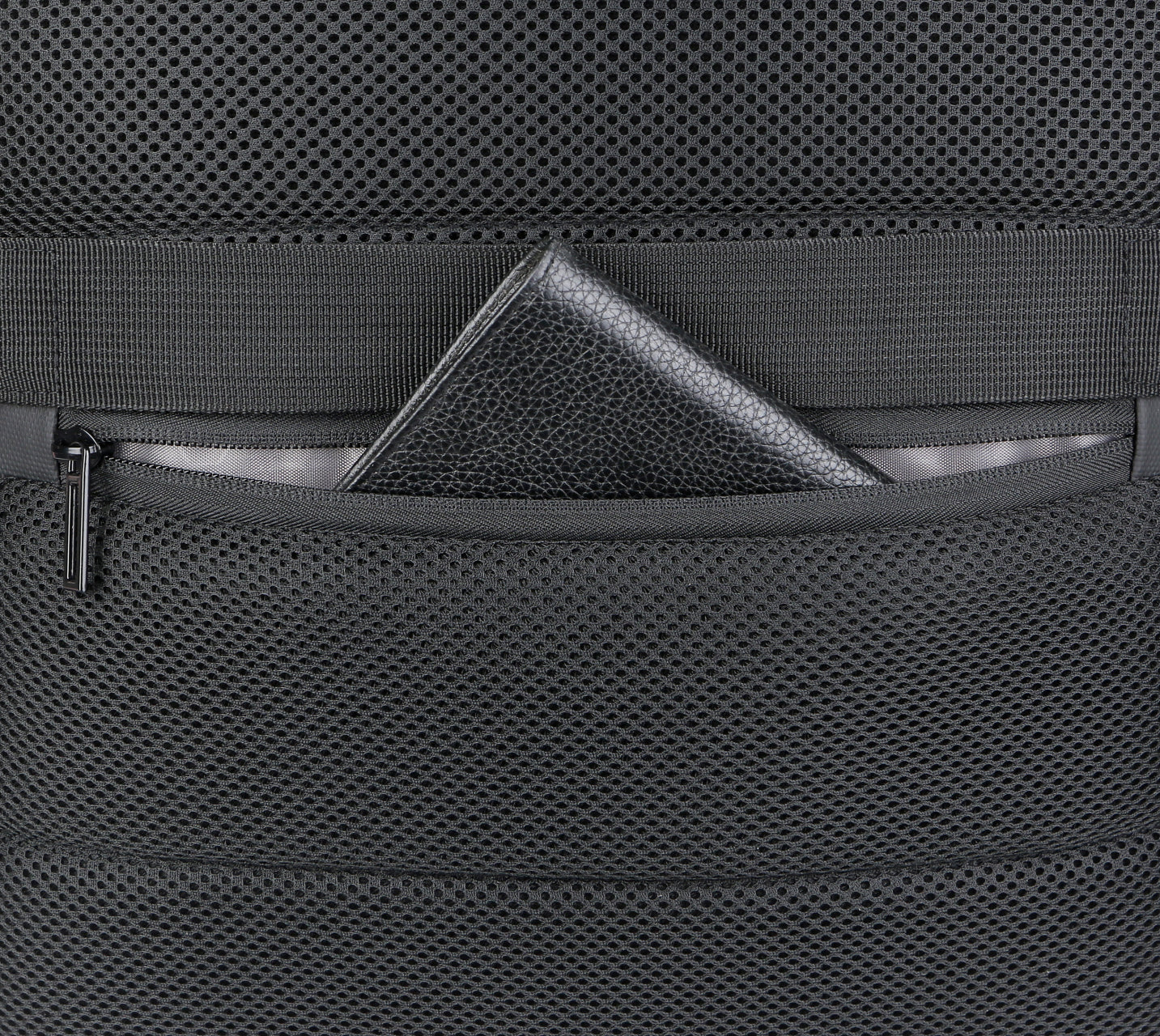 Rovark ProTech Backpack – USB Charging Port
